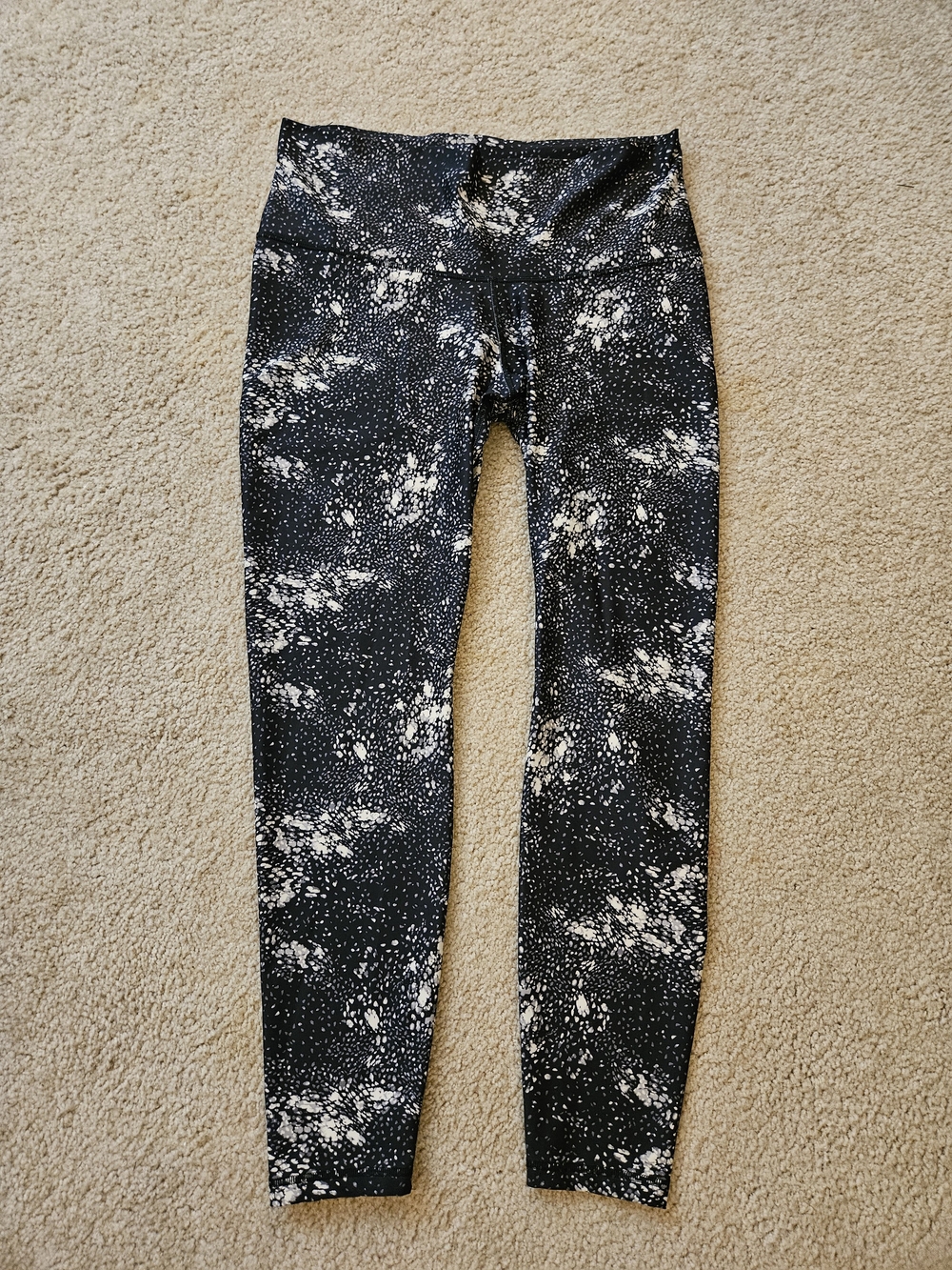 Old Navy Extra High-Rise Black & White Patterned Women’s Leggings Size XL